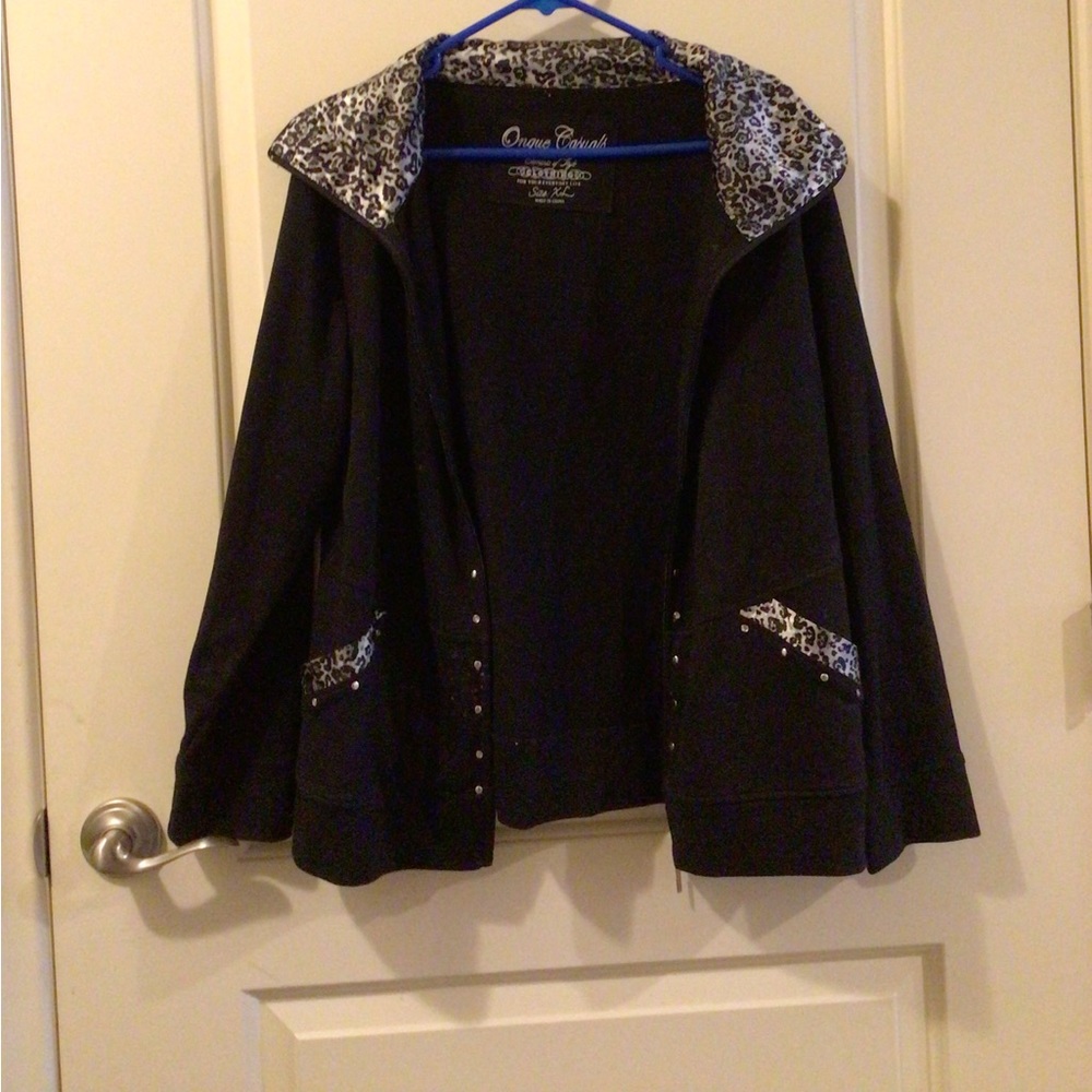 Beautiful black jacket with trim on collar and pockets X-Large